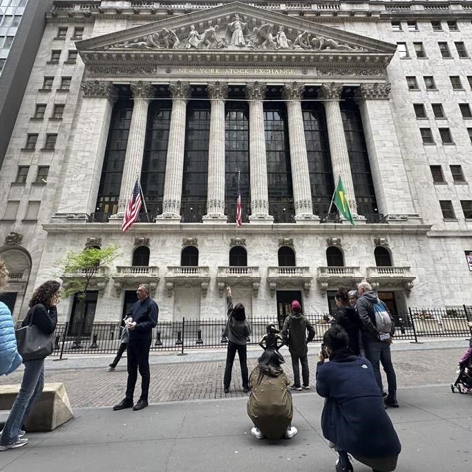 Stock market today: Nasdaq sets another record as Wall Street wins back earlier losses